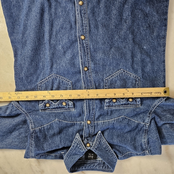 Classic Denim Button-Down by Quizz, Small Size 100% Cotton - Picture 6 of 9